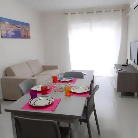 Qawra Beach Appartement *