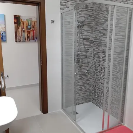 Qawra Beach Appartement
